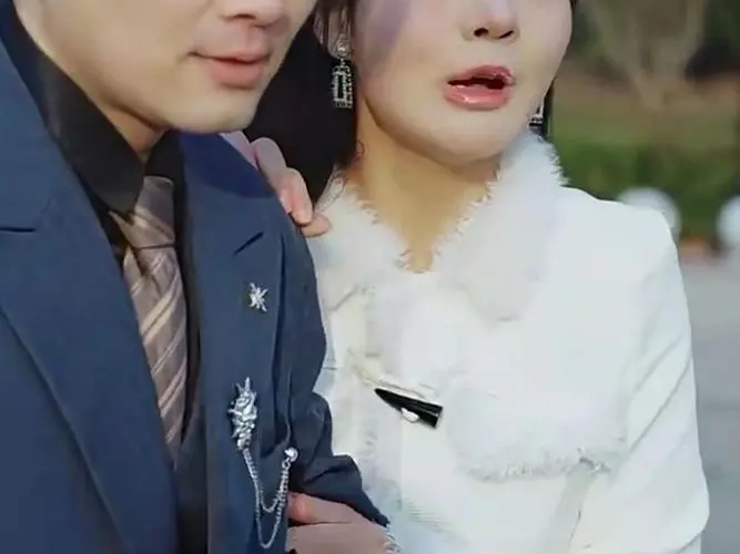 医者为王被迫离婚后我向全世界摊牌 海报